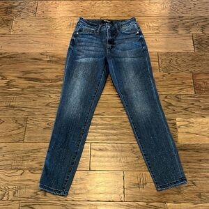 Judy Blue Relaxed Fit Mid Rise Size 3/26